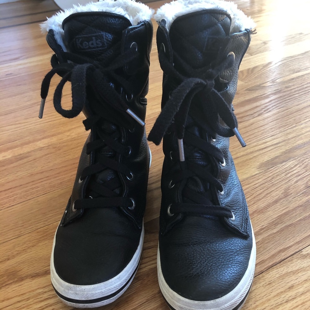 Less waterproof sneakers